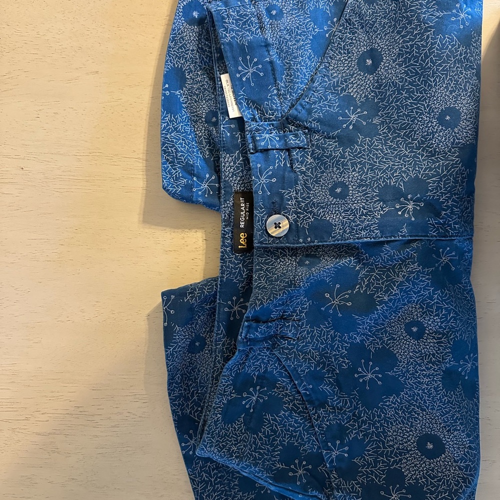 Lee Women's Blue Floral Shorts